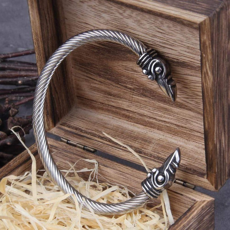 https://unique-leather-bracelets.com/products/collections-bracelets-products-bracelets-cuff-bracelets-distance-bracelets-leather-bracelets-mens-beaded-braceletsmens-norse-raven-stainless-steel-adjustable-bracelet